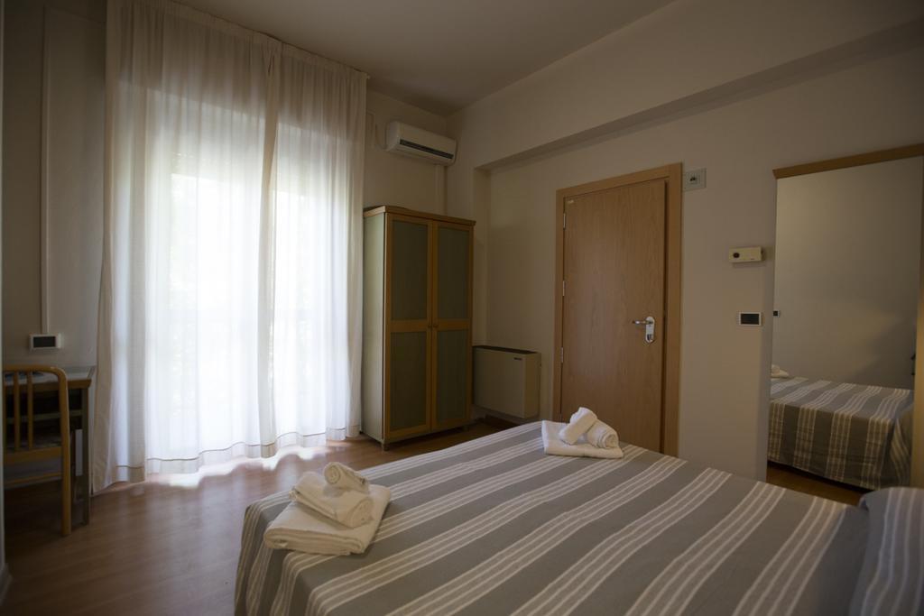 Hotel Impero Rimini Dış mekan fotoğraf